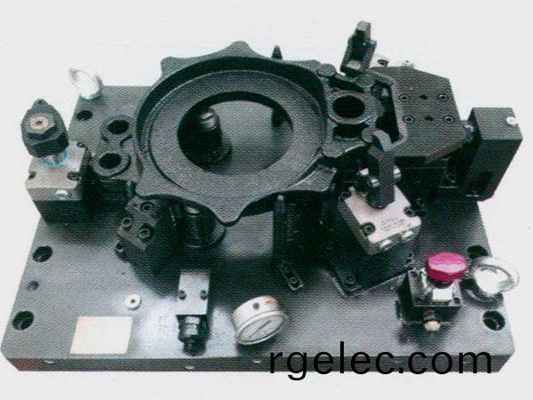 製動器底(di)闆液壓裌(jia)具